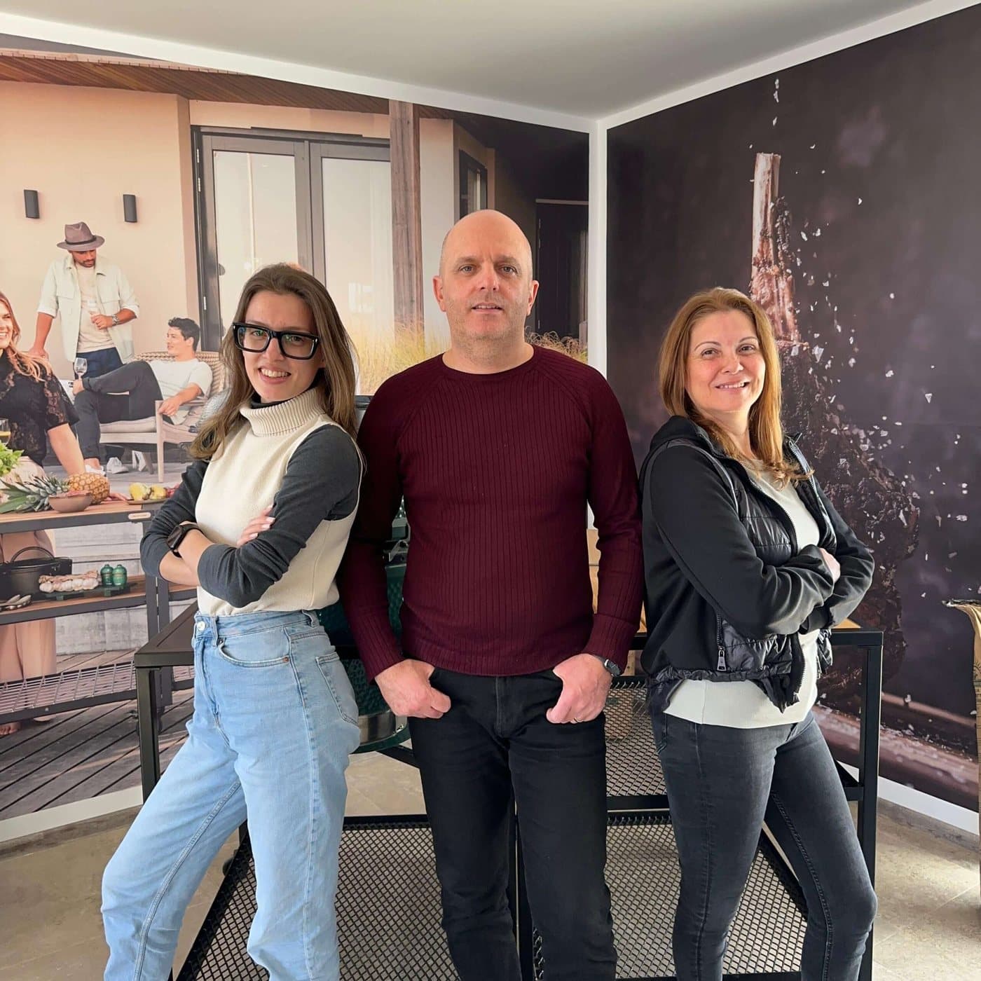 Familia Angeloff în showroom-ul din Satu Mare