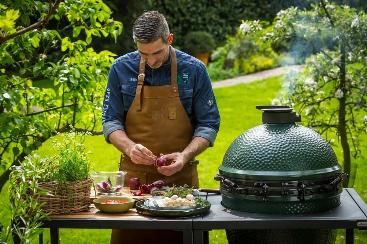7 Metode de Gătit într-un Grătar – Ce Poate Face un Kamado