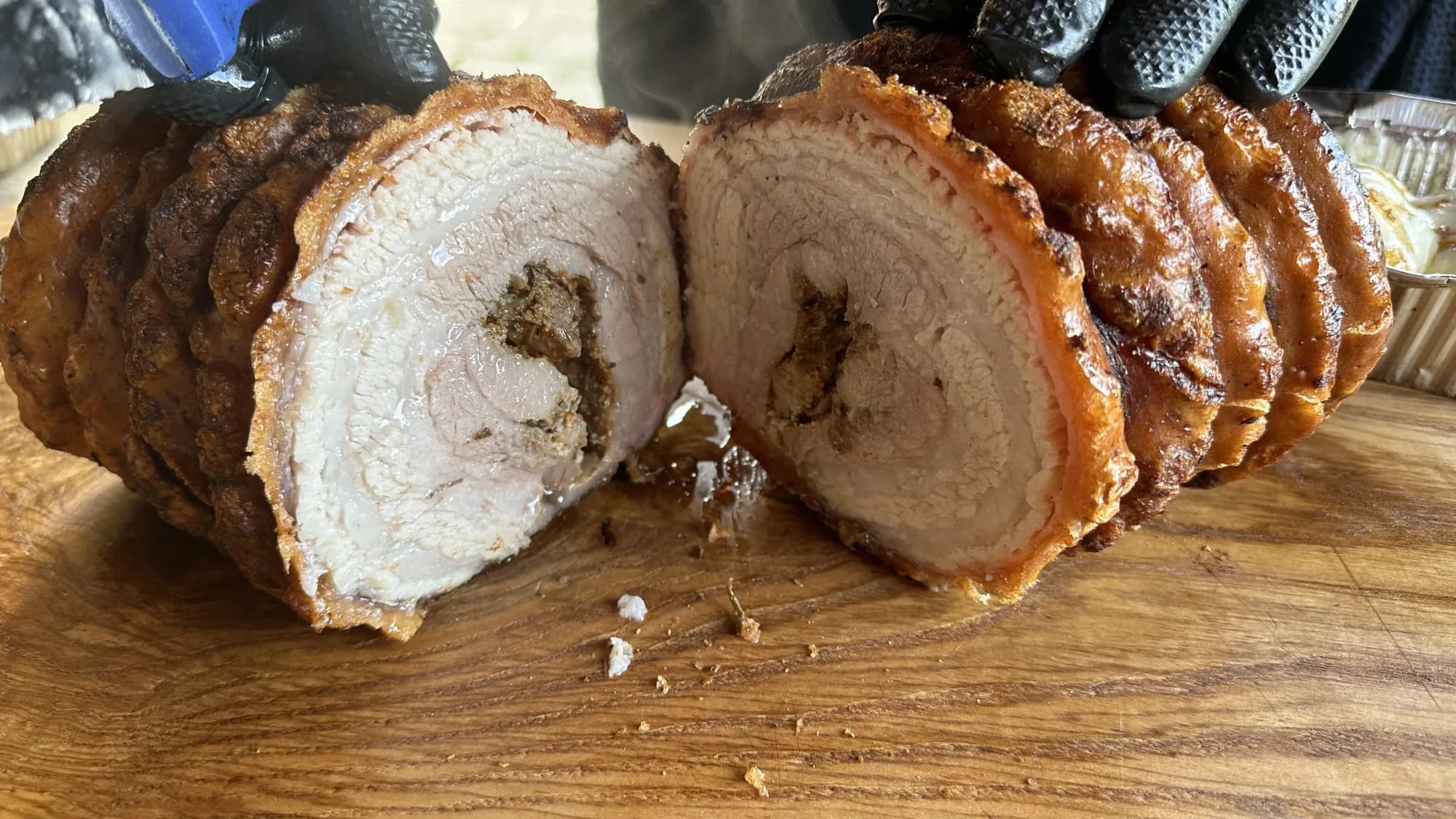 Porchetta taiata in doua