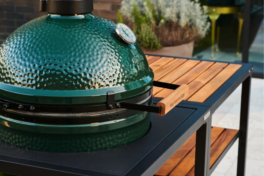 Gratar ceramic premium Kamado in masa de bucatarie modulara exterioara perfecta pentru curte si terasa