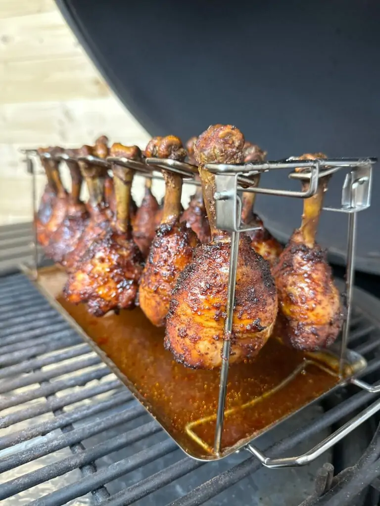 Pulpe de pui lollipops gatite low and slow in kamado