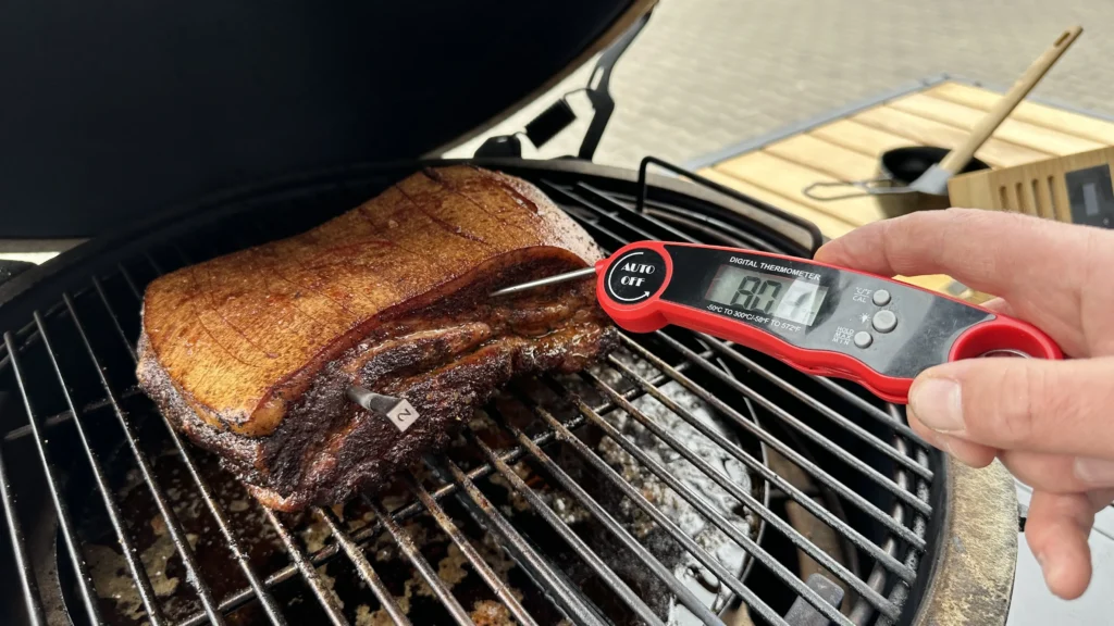 Când temperatura interioară a cărnii ajunge la 94°C, colagenul este&hellip;