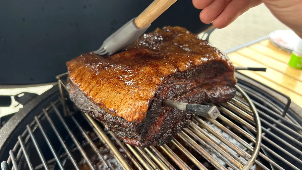 Ungem pielea cărnii cu puțină untură sau cu sosul BBQ&hellip;