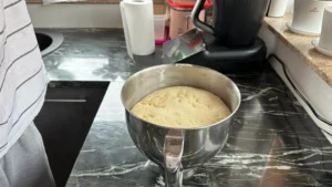 Rețetă chifle pentru burger pufoase de casă - foto 14