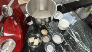 Rețetă chifle pentru burger pufoase de casă - foto 1